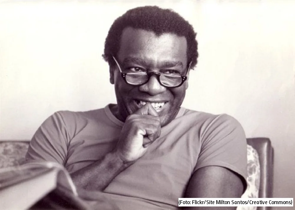 Milton Santos recebeu o Prêmio Vautrin Lud em 1994, considerado o "Nobel da Geografia". Foi o primeiro latino-americano a receber a homenagem.
