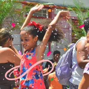 CARNAVAL SEGURO COM AS CRIANÇAS
