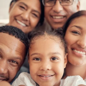 7 dicas para a família promover a educação antirracista em casa